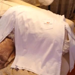 Vineyard vines long sleeve t-shirt small